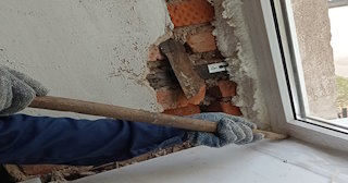 Демонтаж оконных откосов по выгодной цене от 521 руб. в Краснокаменске - Сварной-Ксн